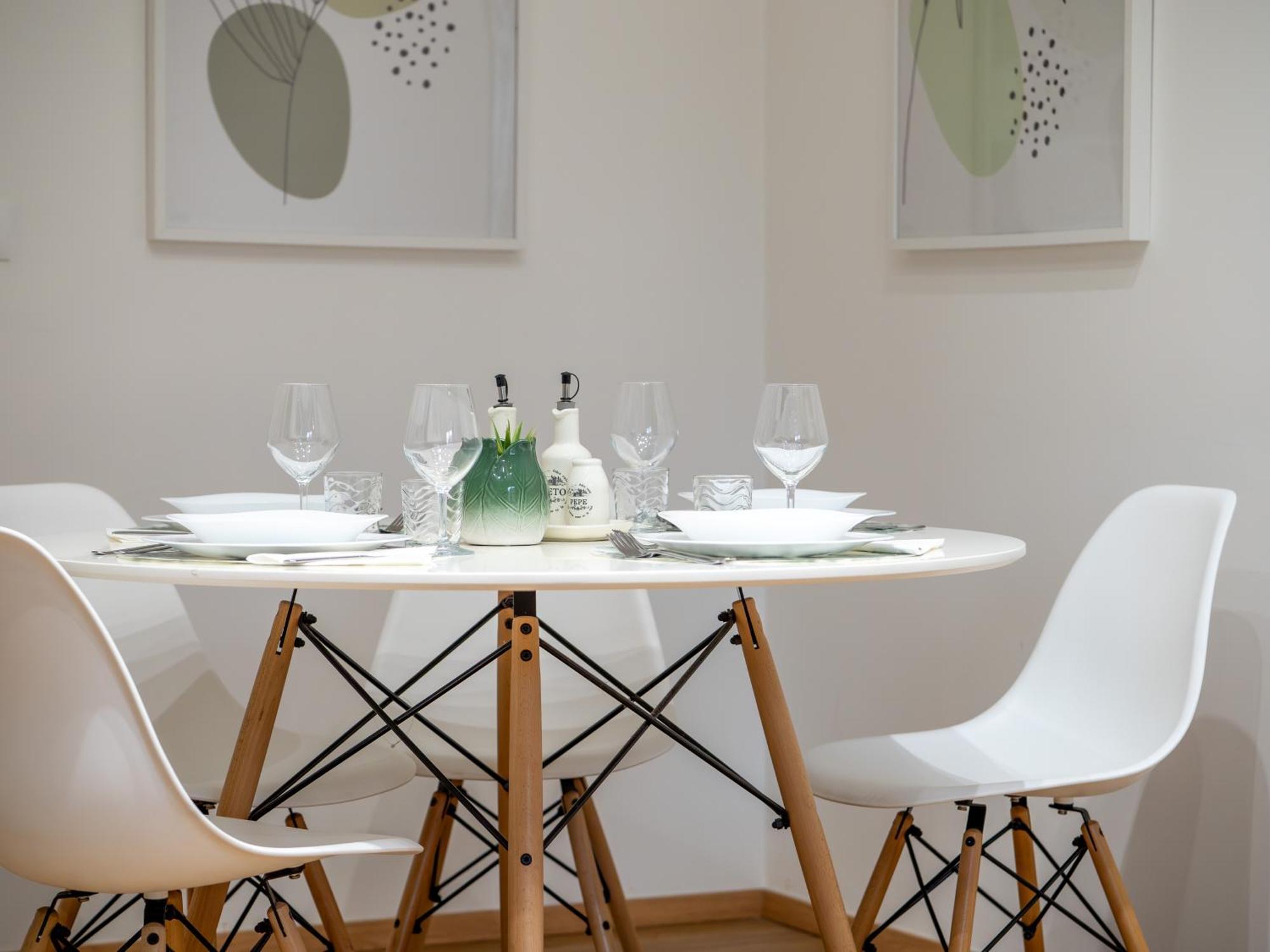 5 Guests - Modern With Balcony Appartamento Milano