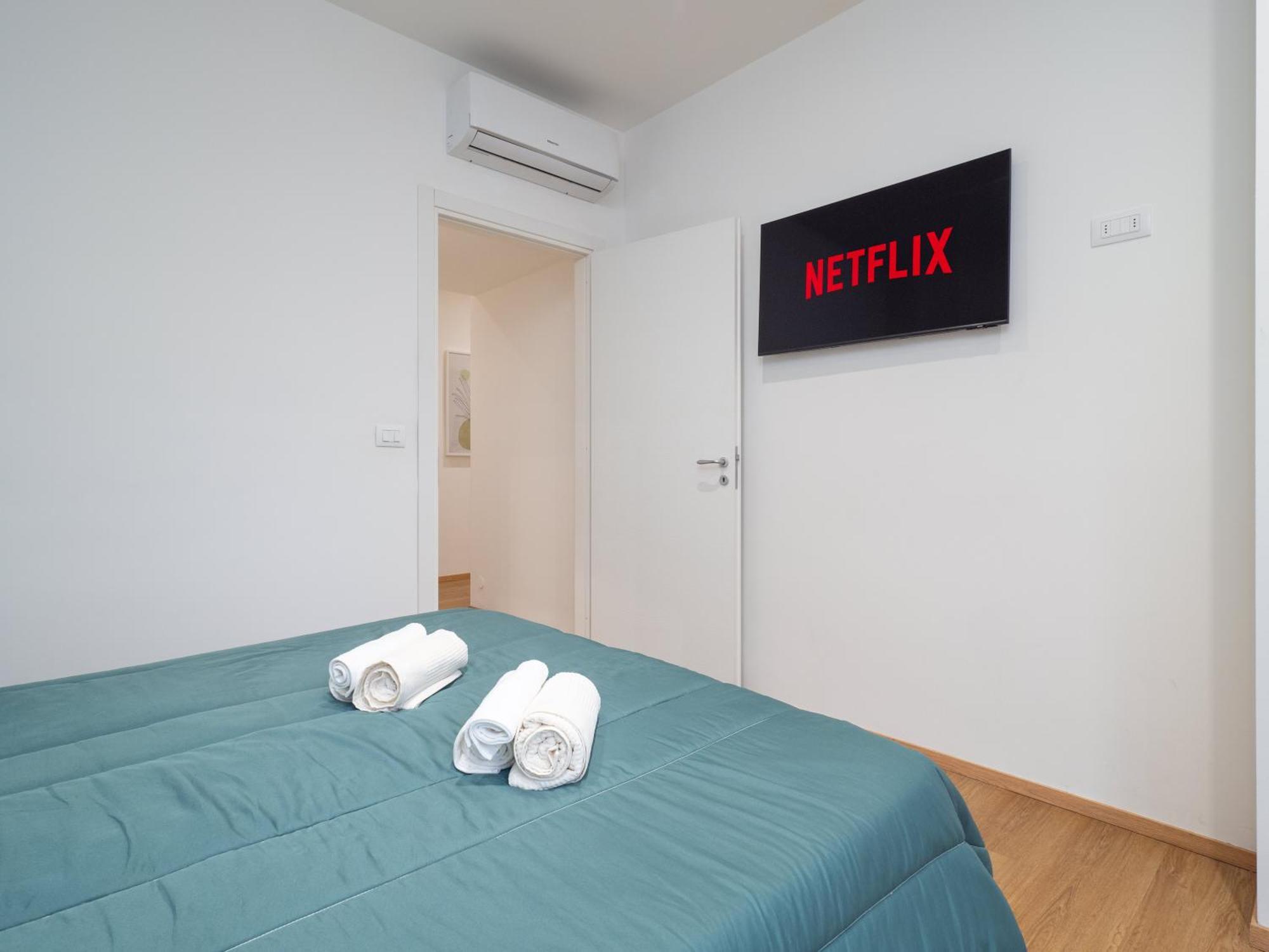 5 Guests - Modern With Balcony * Milano
