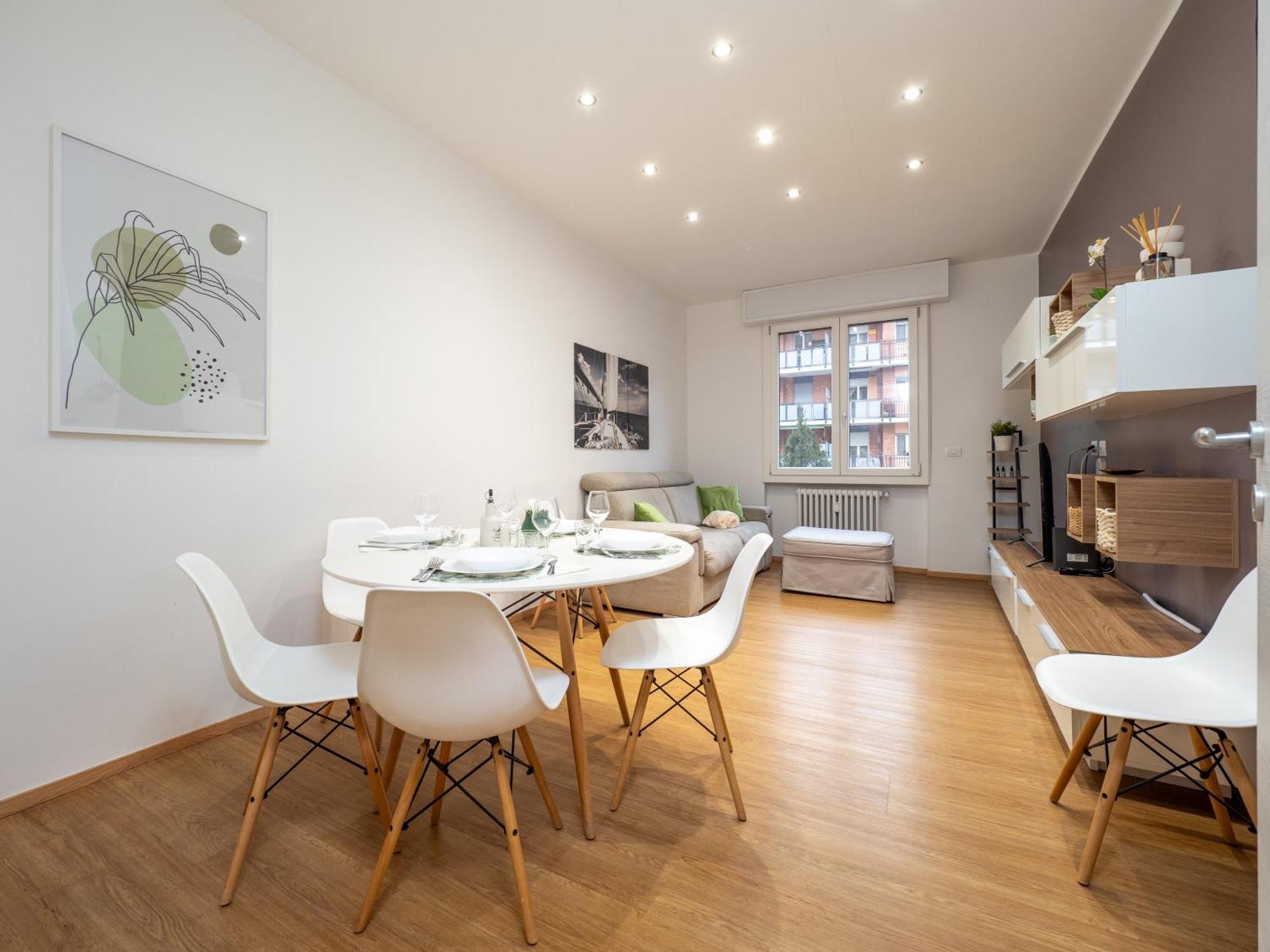 Appartamento 5 Guests - Modern With Balcony *