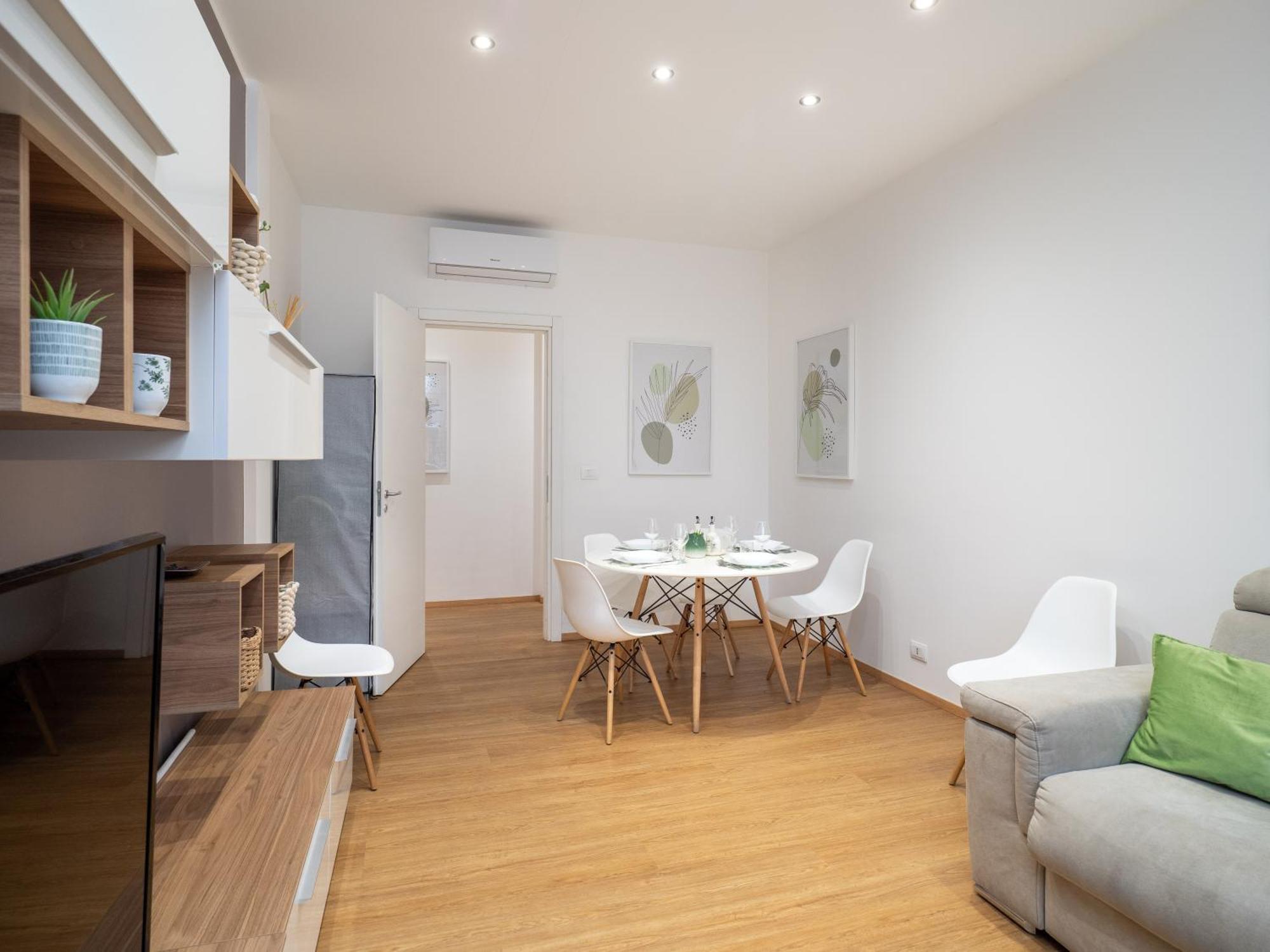 5 Guests - Modern With Balcony Apartment Mailand